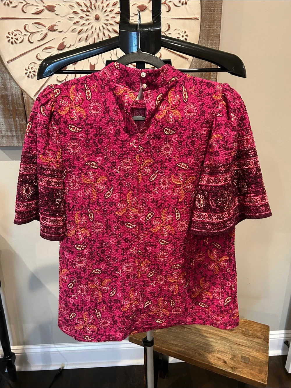 LOFT Fuchsia Paisley Textured Short-Sleeve Top! Vibrant colors!